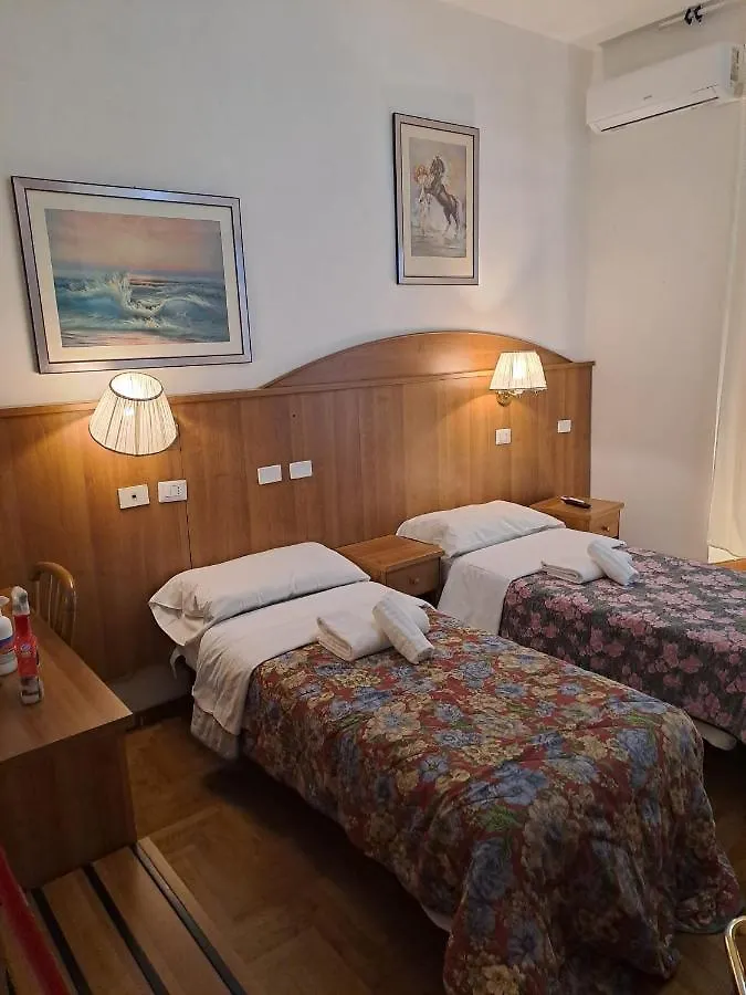 Star Hotel Roma بيت ضيافة